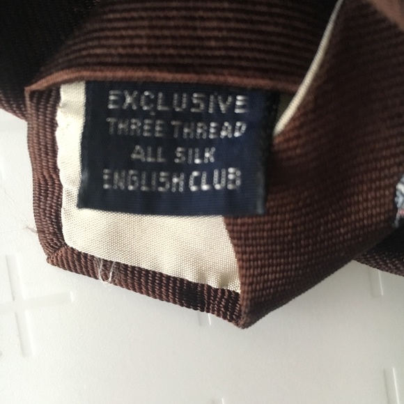 Vintage Neiman Marcus tie with sail boat print - Picture 5 of 5